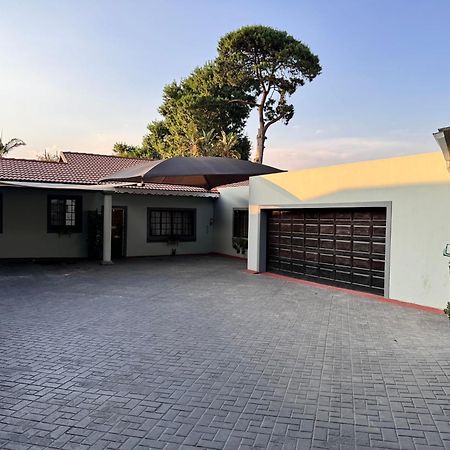 Blue Lantern Bed And Breakfast Kempton Park Exteriör bild