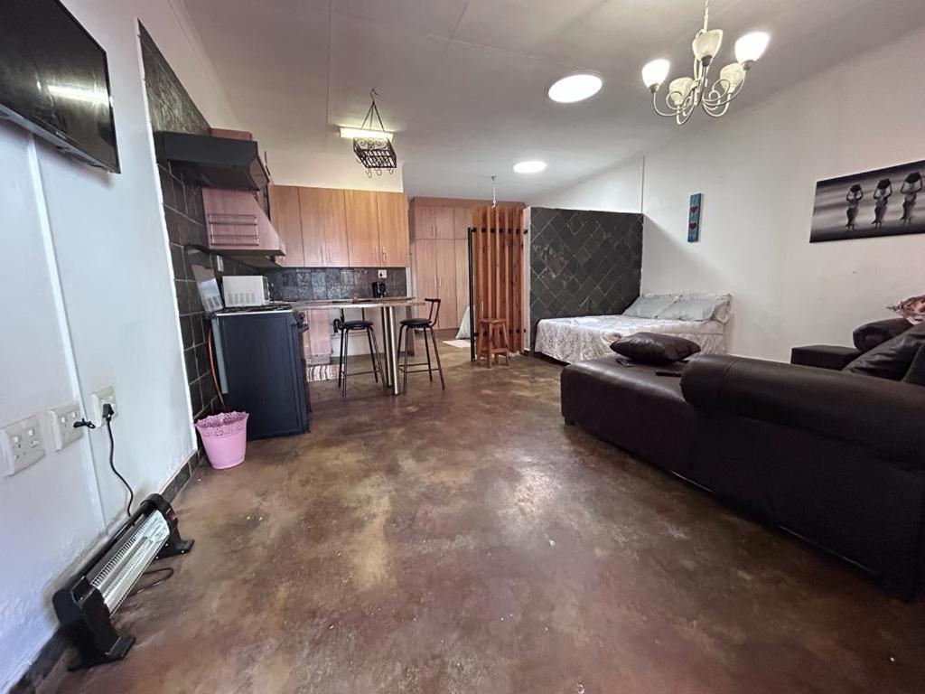 Blue Lantern Bed And Breakfast Kempton Park Rum bild