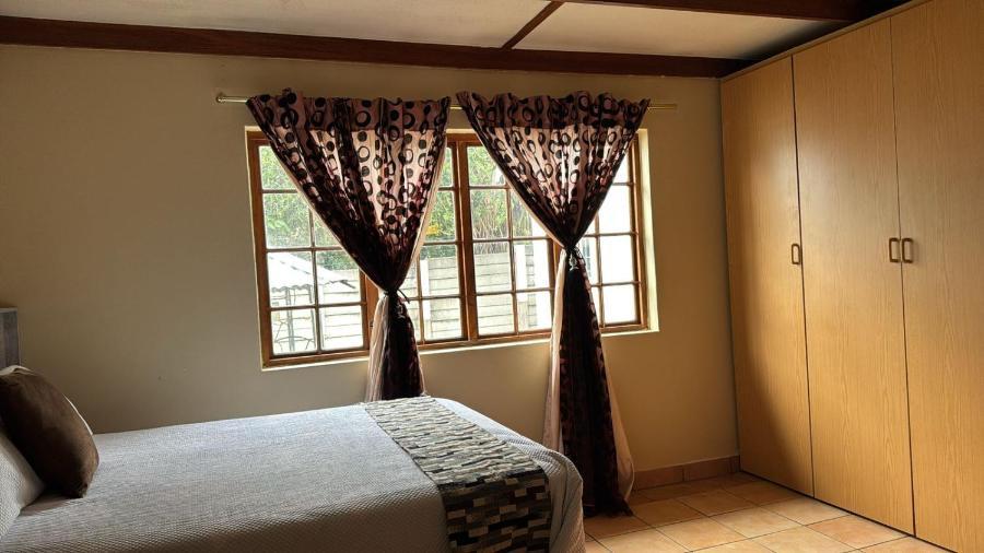 Blue Lantern Bed And Breakfast Kempton Park Exteriör bild